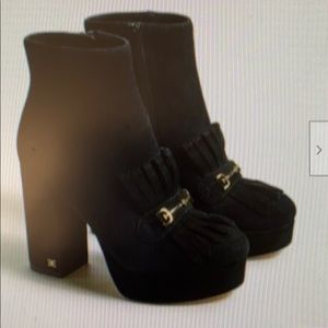 ISO Sam Edelman Ali platform bootie in 9 or 9.5